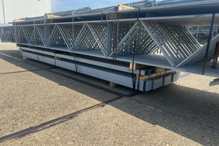 12.80 x 36.00m (461m²)