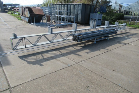 9.60 x 16.00m (154m²)