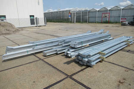 15.00 x 20.00 meter (300m2) kapschuur met geisoleerd dak