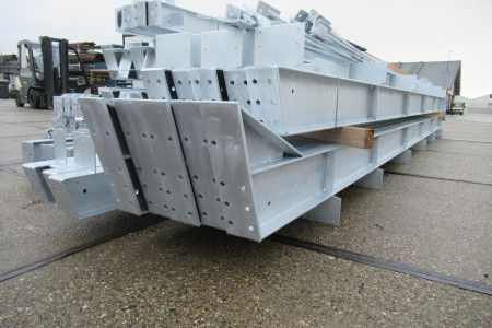 14.00 x 30.00 meter (420m2) verzinkt