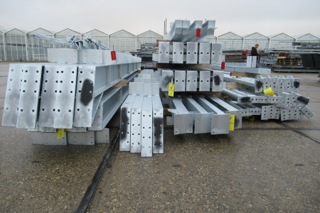 14.00 x 30.00 meter (420m2) verzinkt