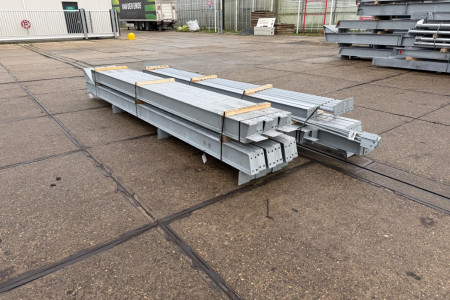 10.00 x 20.00m (200m²) met geïsoleerd dak