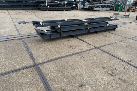 8.00 x 12.00m (96m²)