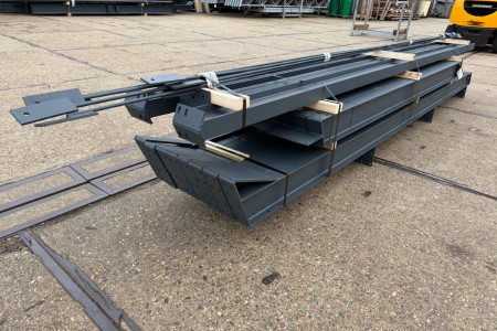 8.00 x 12.00m (96m²)