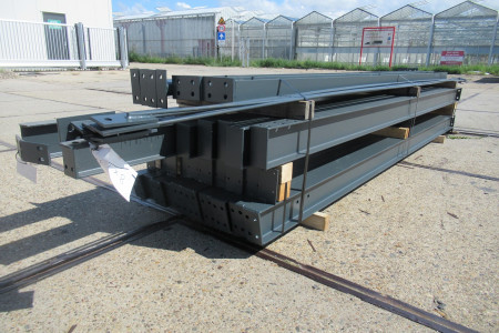 8.00 x 16.00m (128m²)